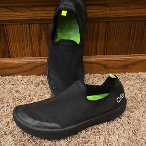 OOFOS Black and Green Women's Athletic Slip-On Shoes